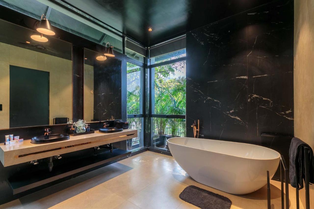 Stayvista At The Charcoal Villa Luxury Collection Алібаґ Екстер'єр фото